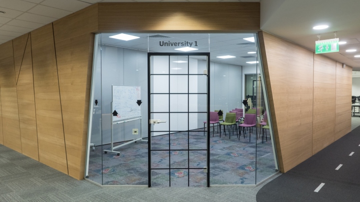 創意辦公室裝修,廣州裝修設計公司,海博裝飾.jpg 創意辦公室裝修,廣州裝修設計公司,海博裝飾.jpg