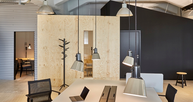 簡約風(fēng)辦公室裝修設(shè)計,現(xiàn)代辦公裝修風(fēng)格,廣州裝飾公司,海博裝飾.jpg 簡約風(fēng)辦公室裝修設(shè)計,現(xiàn)代辦公裝修風(fēng)格,廣州裝飾公司,海博裝飾.jpg