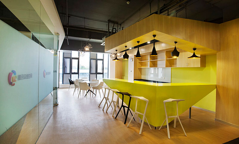 創(chuàng)意辦公室設(shè)計(jì),廣州裝修設(shè)計(jì)公司,開(kāi)放辦公室設(shè)計(jì),海博裝飾.jpg 創(chuàng)意辦公室設(shè)計(jì),廣州裝修設(shè)計(jì)公司,開(kāi)放辦公室設(shè)計(jì),海博裝飾.jpg