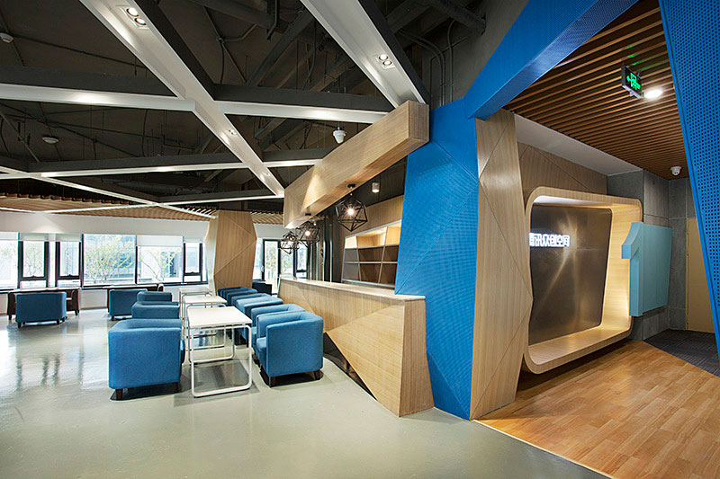 創(chuàng)意辦公室設(shè)計(jì),廣州裝修設(shè)計(jì)公司,開(kāi)放辦公室設(shè)計(jì),海博裝飾.jpg 創(chuàng)意辦公室設(shè)計(jì),廣州裝修設(shè)計(jì)公司,開(kāi)放辦公室設(shè)計(jì),海博裝飾.jpg