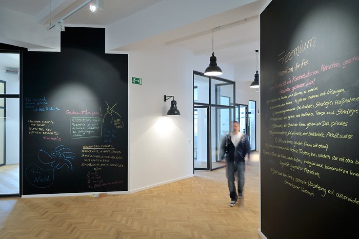 辦公室裝修風格,廣州裝飾公司,冷色調辦公室設計,海博裝飾.jpg 辦公室裝修風格,廣州裝飾公司,冷色調辦公室設計,海博裝飾.jpg