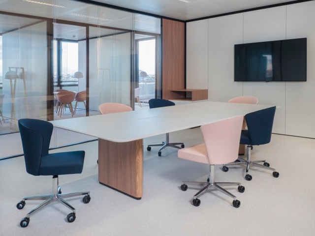 化妝品公司辦公室裝修設(shè)計.jpg 化妝品公司辦公室裝修設(shè)計.jpg