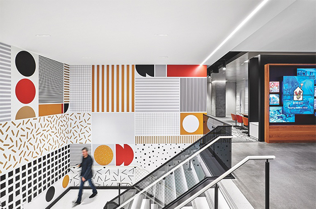 麥當勞總部辦公樓裝修設(shè)計.jpg 麥當勞總部辦公樓裝修設(shè)計.jpg