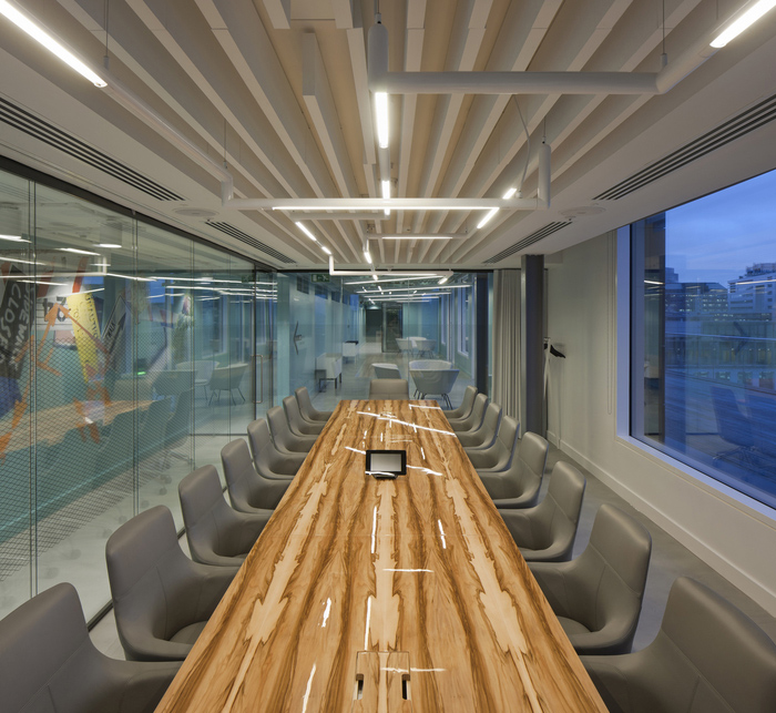 創(chuàng)意辦公樓裝修設(shè)計(jì).jpg 創(chuàng)意辦公樓裝修設(shè)計(jì).jpg